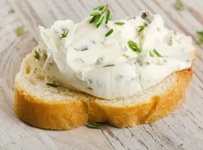 Does Cream Cheese Frosting Need To Be Refrigerated?